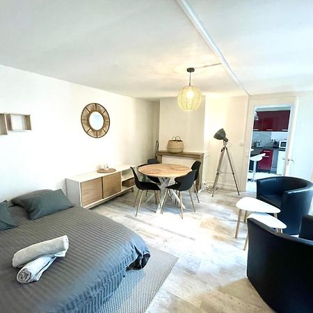 Le Victor Hugo Apartment Безансон Екстериор снимка