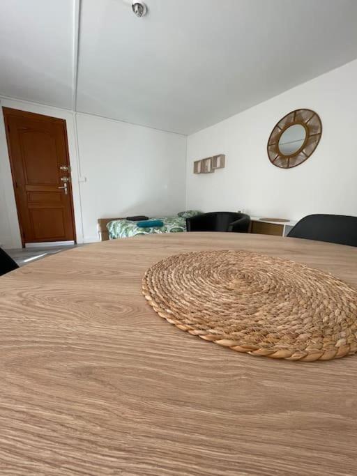 Le Victor Hugo Apartment Безансон Екстериор снимка