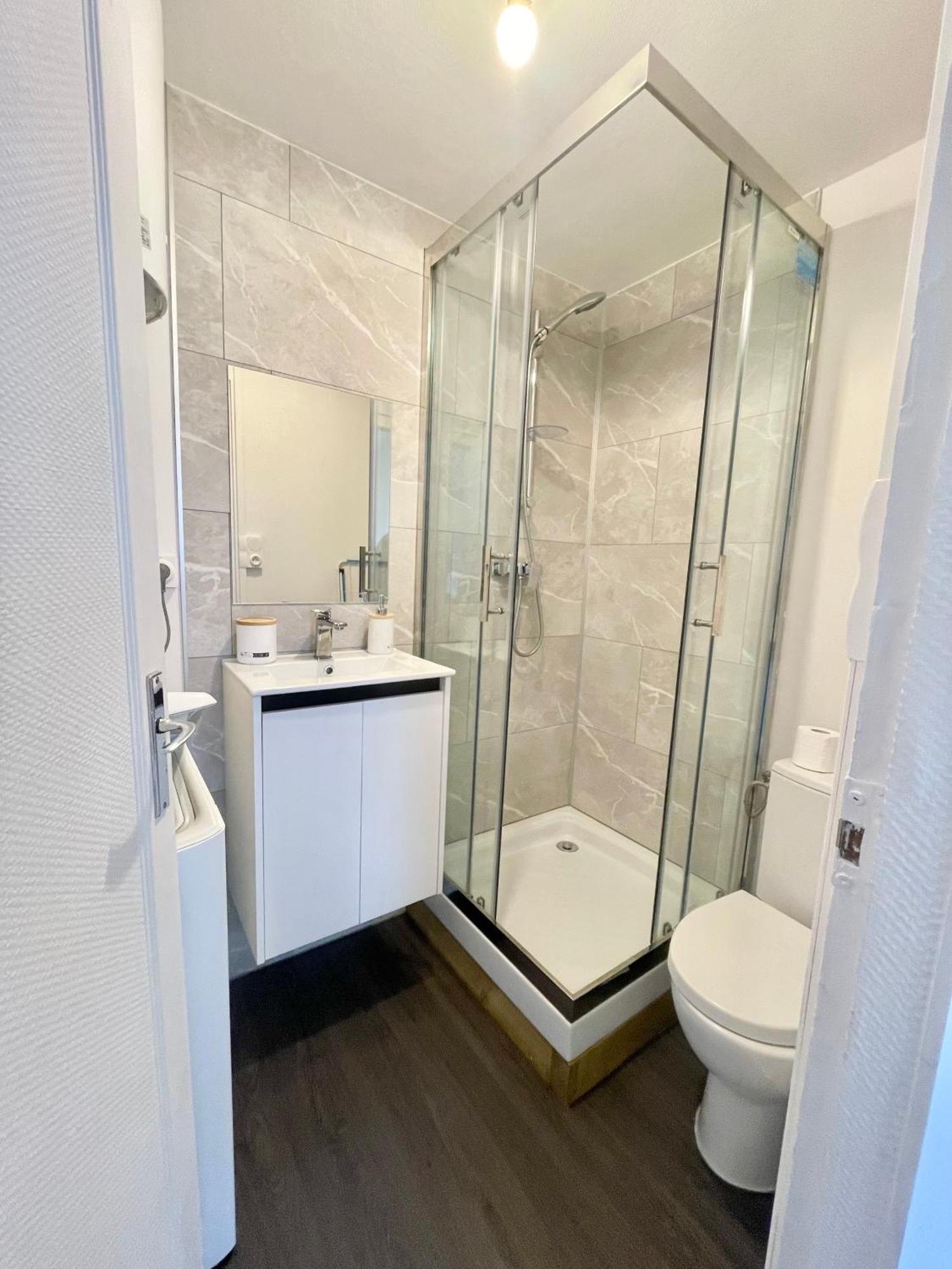 Le Victor Hugo Apartment Безансон Екстериор снимка